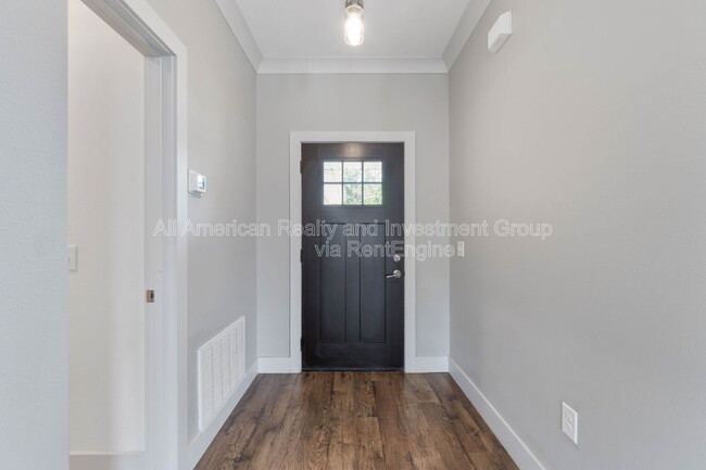 Building Photo - 4464 Goldfinch Way