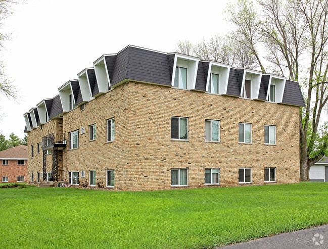 Building Photo - 1055 Spencer St S