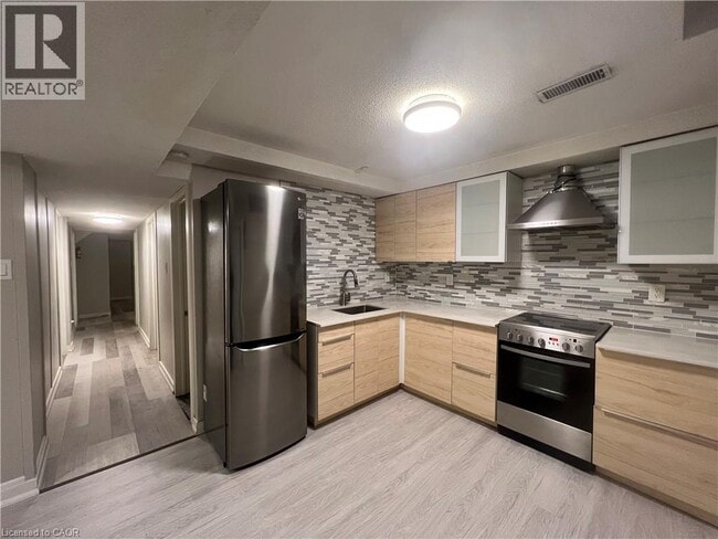 Building Photo - 5002 Willowood Dr