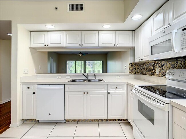 Foto del edificio - 960 Starkey Rd