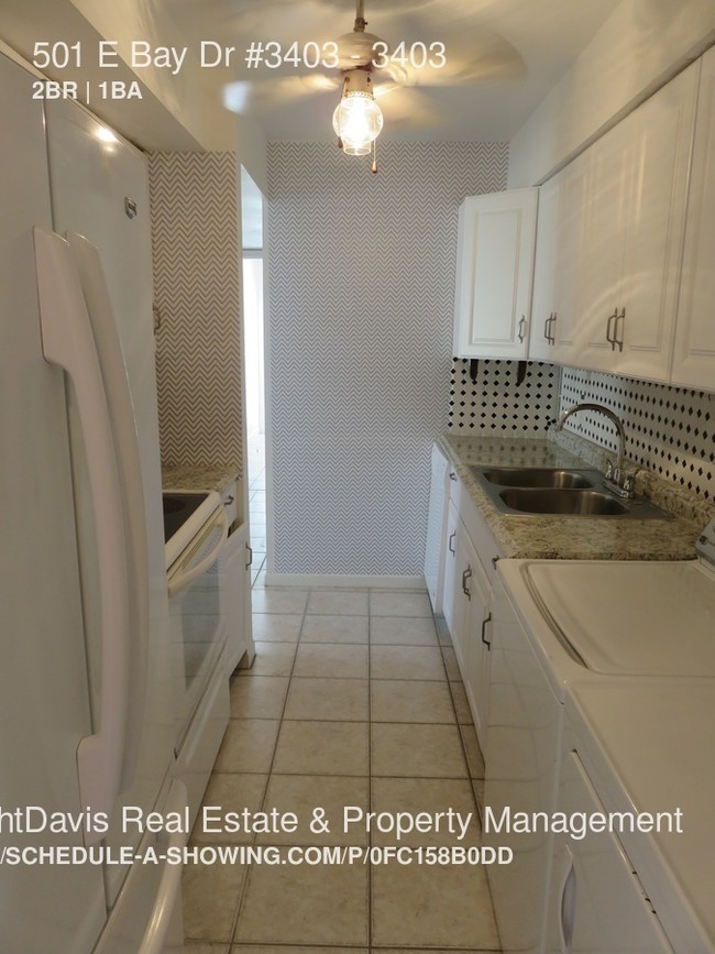Building Photo - 501 E Bay Dr
