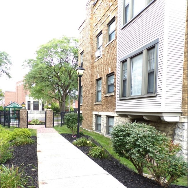 Foto del edificio - Courtyard at James