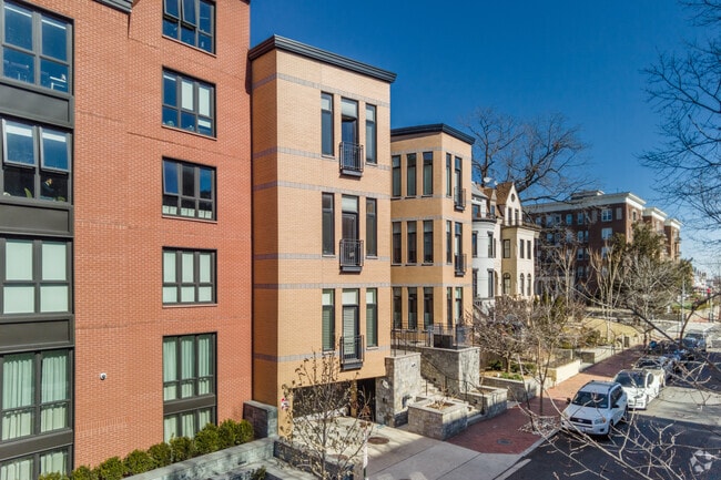 Building Photo - 1307 Clifton St NW