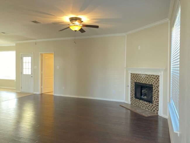 Foto del edificio - House For Lease in Allen