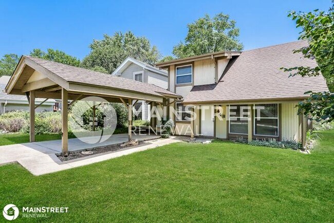 Building Photo - 448 Far Hill Dr, Ballwin, MO 63021