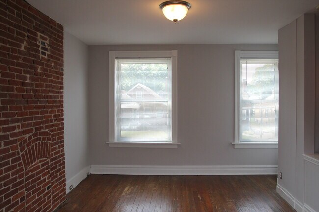Building Photo - 1108 Tamm Ave