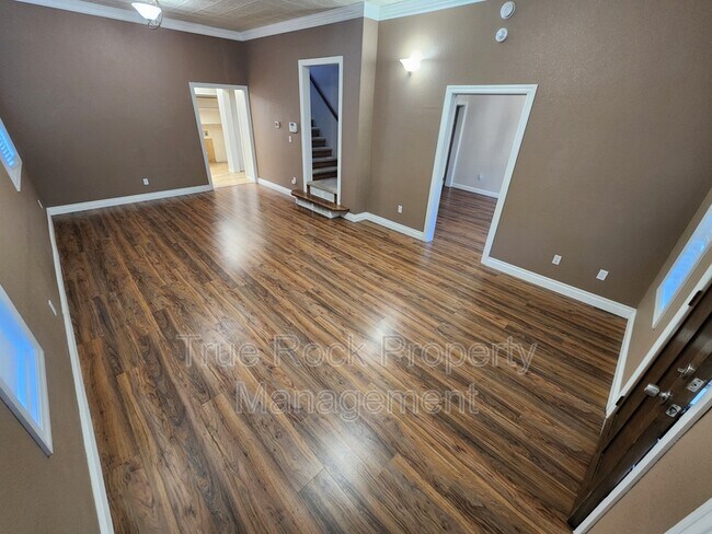 Foto del edificio - 720 E 9th St