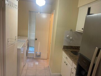 Building Photo - 1006 Walnut Bend Ln