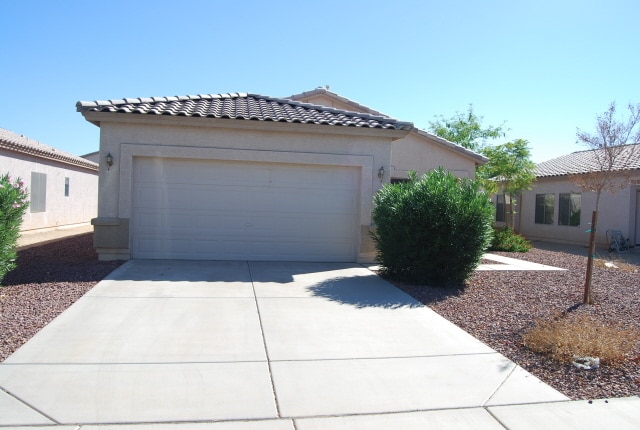 Primary Photo - 16049 W Woodlands Ave