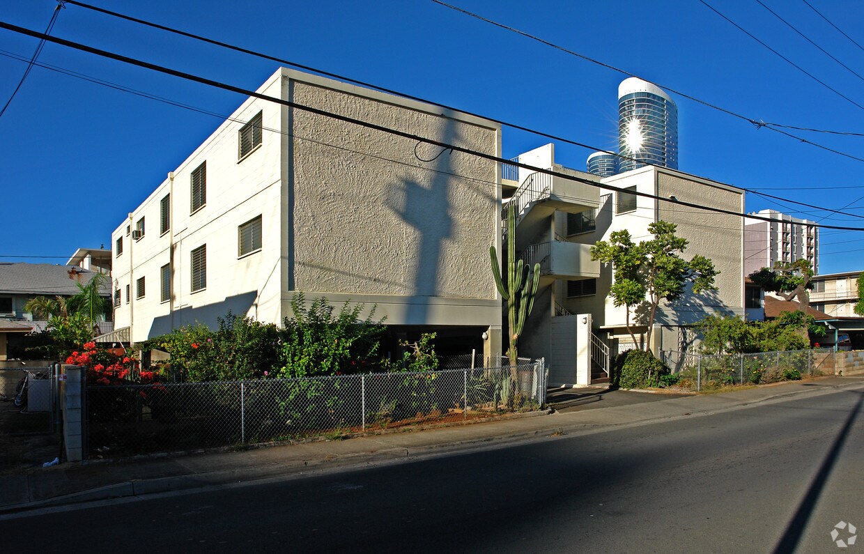 Primary Photo - 1259 Rycroft St