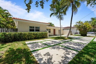 Building Photo - 12730 Ixora Rd
