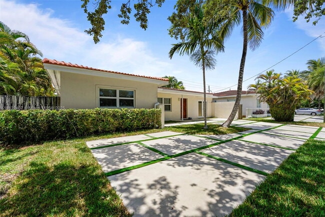 Photo - 12730 Ixora Rd House