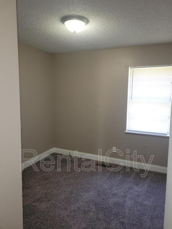 Building Photo - 2162 Meadowview Dr