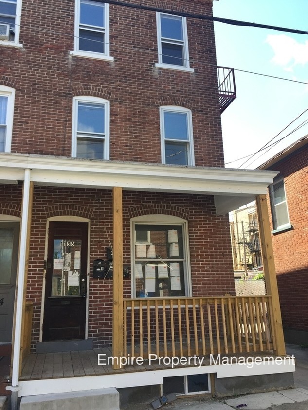 Primary Photo - 1136 Chestnut St