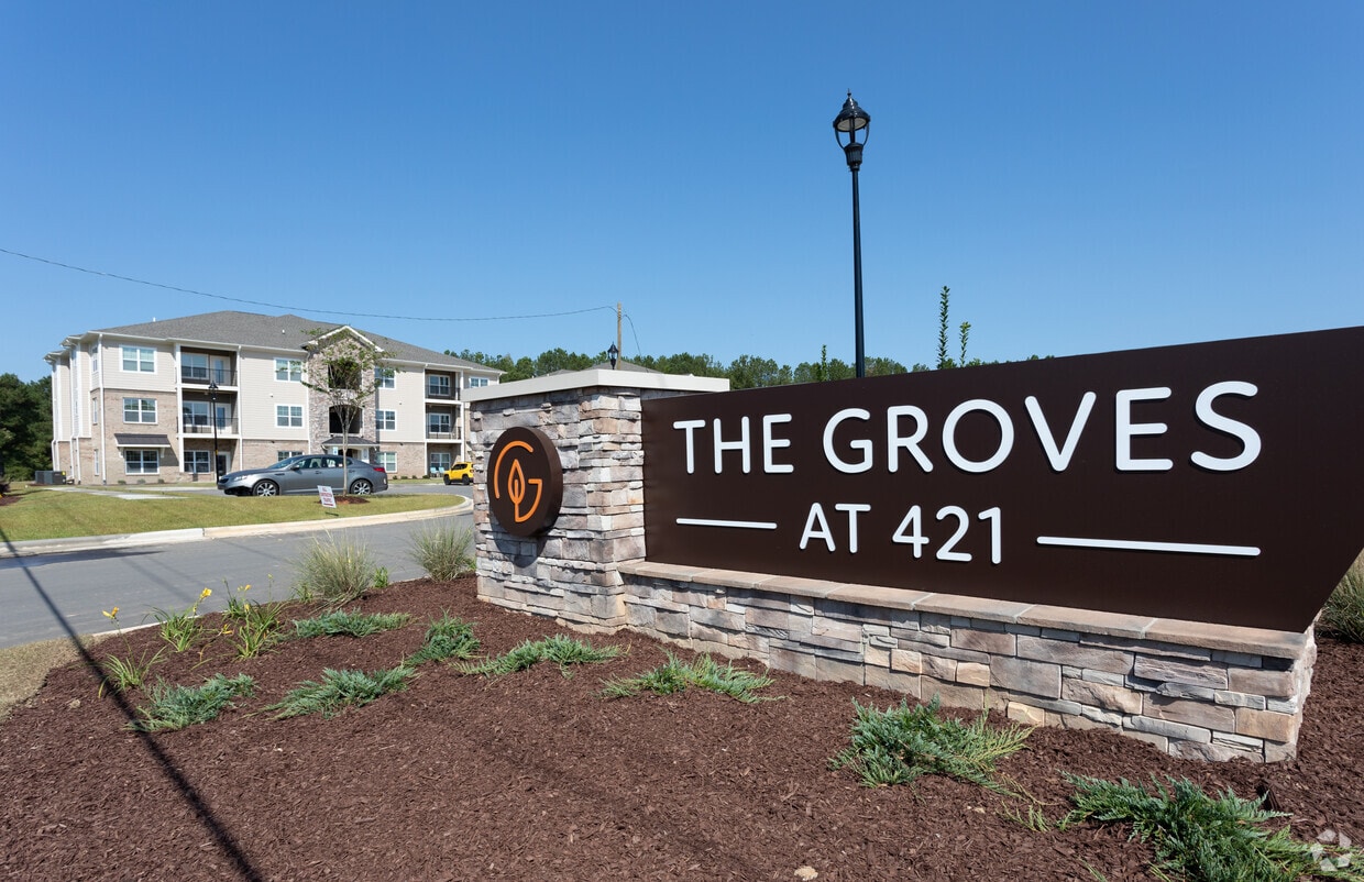 The Groves at 421 Apartments in Lillington, NC