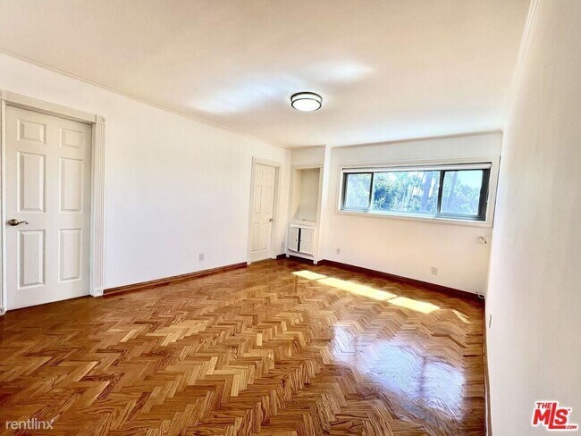 Building Photo - 2 br, 2 bath House - 7560 Hollywood Blvd A...