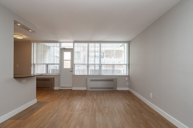 Building Photo - 95 Jameson Ave