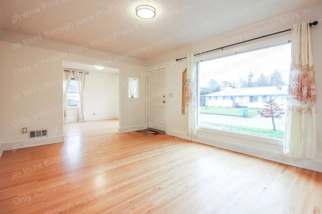 Building Photo - 3636 SE 77th Ave