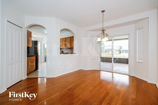 Foto del edificio - 8152 Canterbury Lake Blvd