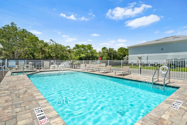 Foto del edificio - Legacy Oaks Apartments