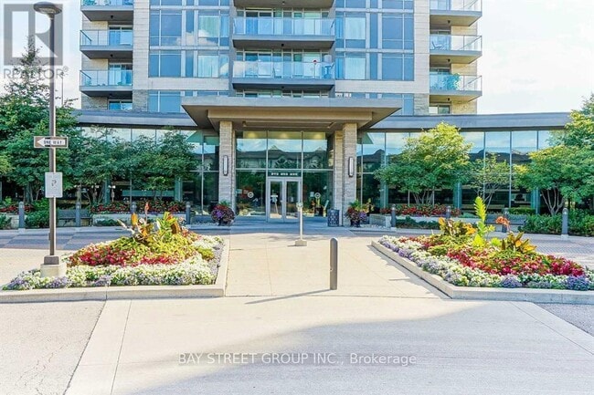 Photo du bâtiment - 233-P233 South Park Rd