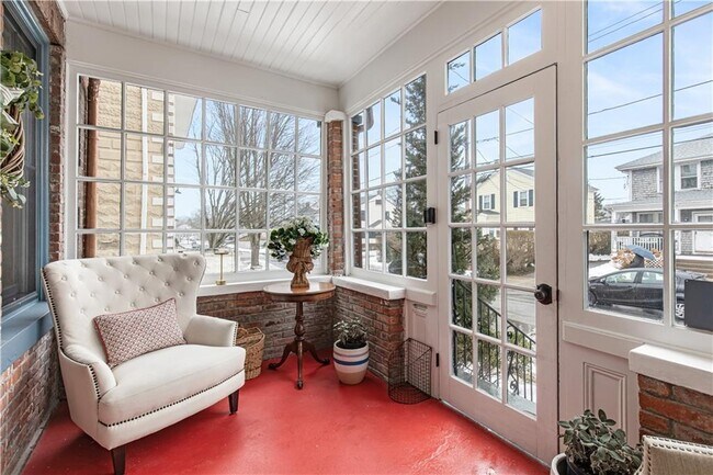 Building Photo - 21 Bedlow Ave