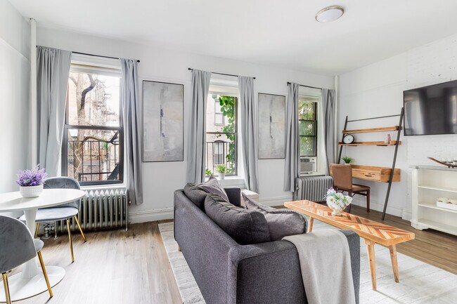 Building Photo - 177 Waverly Pl