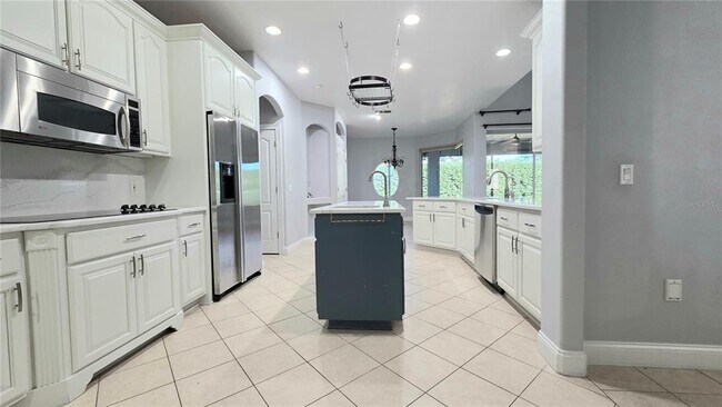 Building Photo - 1639 Marina Lake Dr