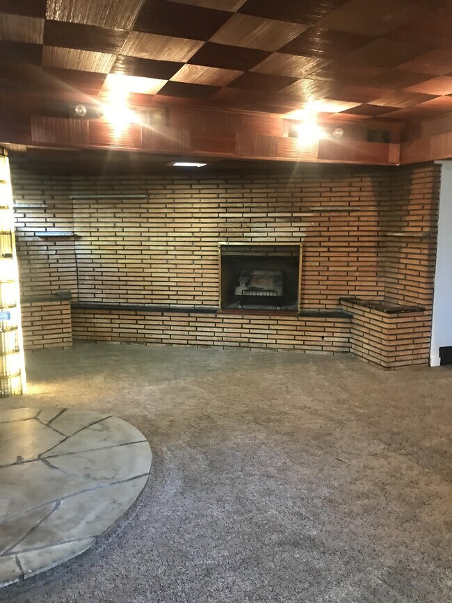 Foto del edificio - 512 W Fayette Ave