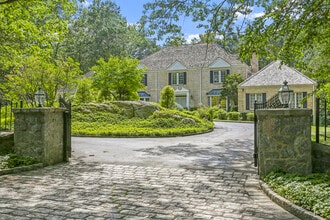 Building Photo - 4 Mountain Laurel Dr