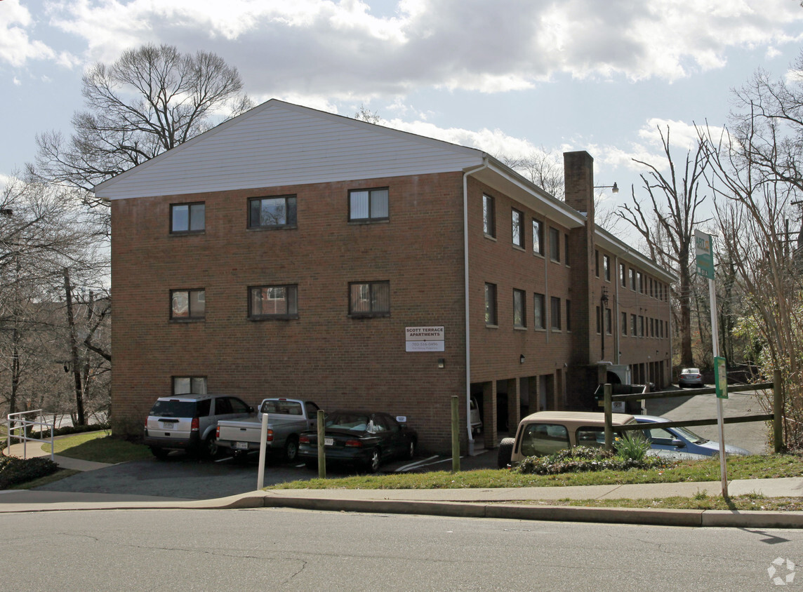 Primary Photo - Scott Street Apartments