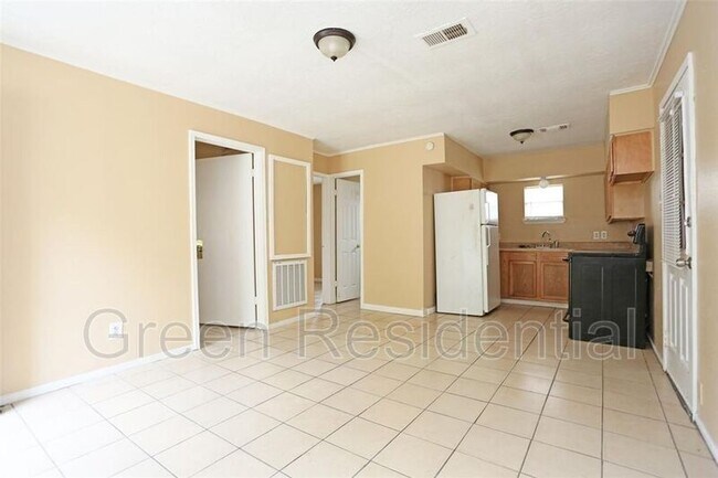 Foto del edificio - 2460 W Shane St