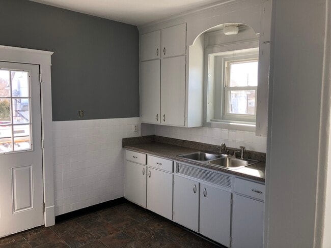 Kitchen - 3115 Peach St