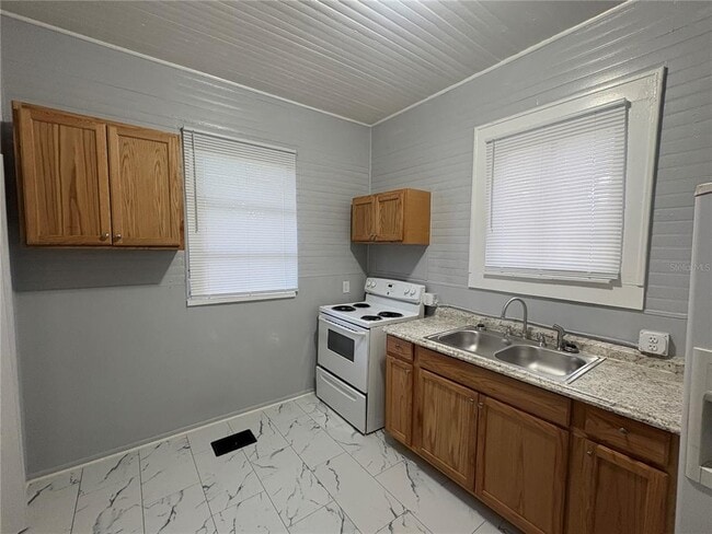 Foto del edificio - 1122 Gilmore Ave