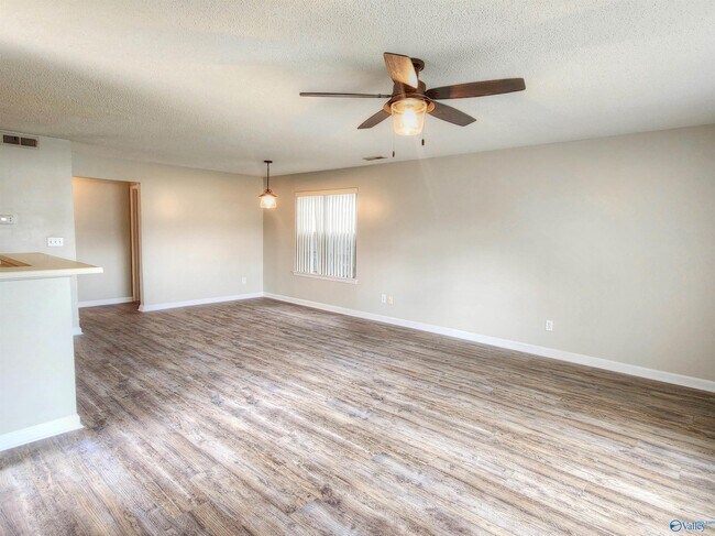 Building Photo - 275 Waters Edge Ln