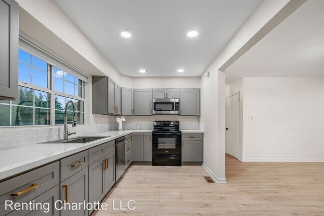 Building Photo - 3 br, 2 bath House - 5447 Alpine Lane