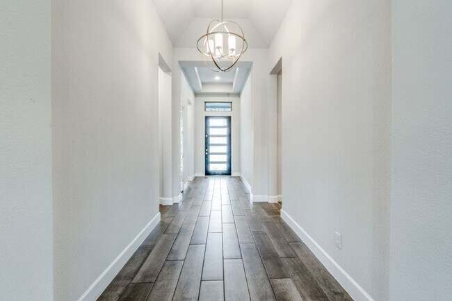 Foto del edificio - Beautiful 4 BR/3.5 bath single-story home ...