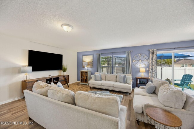 Building Photo - 3356 Canyon Falls Dr