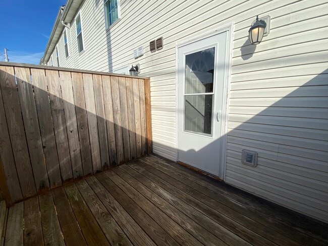 Foto del edificio - 218 Pinnacle Ct