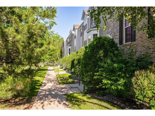 Foto del edificio - 15577 Junegrass Ln
