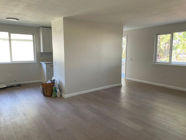 Foto del edificio - 1272 Woodgate Ave