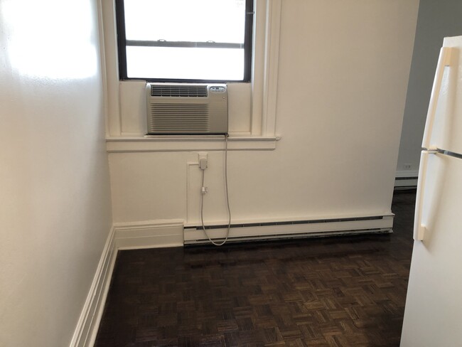 Foto del edificio - 2800 N Pine Grove Ave