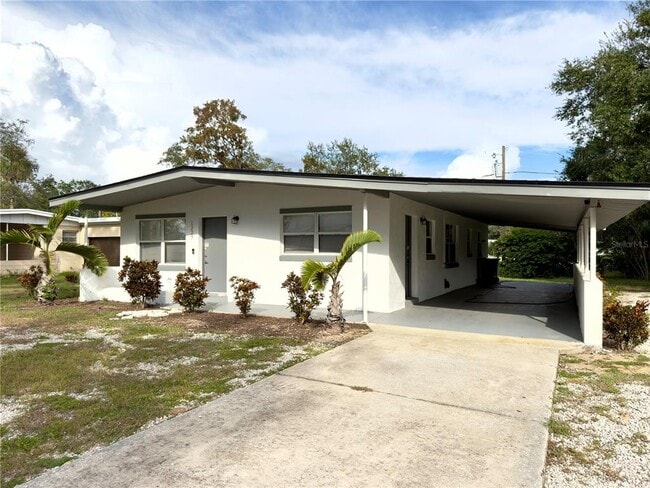 Building Photo - 1227 Bloxam Ave