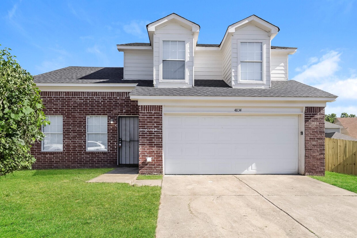 Foto principal - 4834 Royal Hills Cv