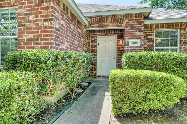 Building Photo - 1405 Cedar Springs Dr