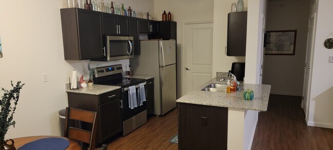 Foto del edificio - 3040 N 187th Ct