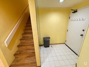 Building Photo - 1649 Waikahalulu Ln