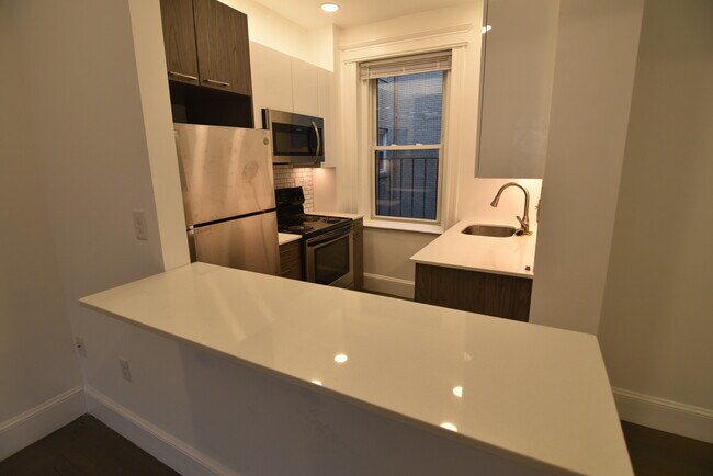 Building Photo - 50 Charlesgate E