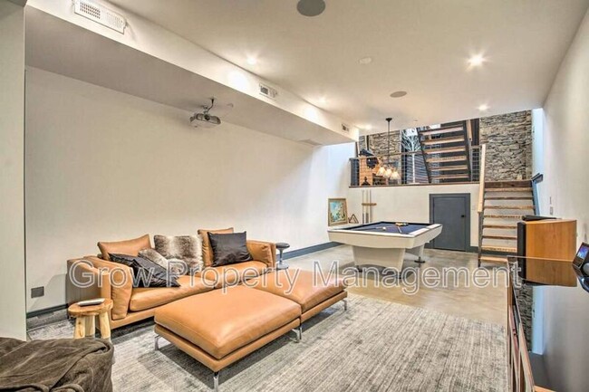 Foto del edificio - 2128 E Firth St