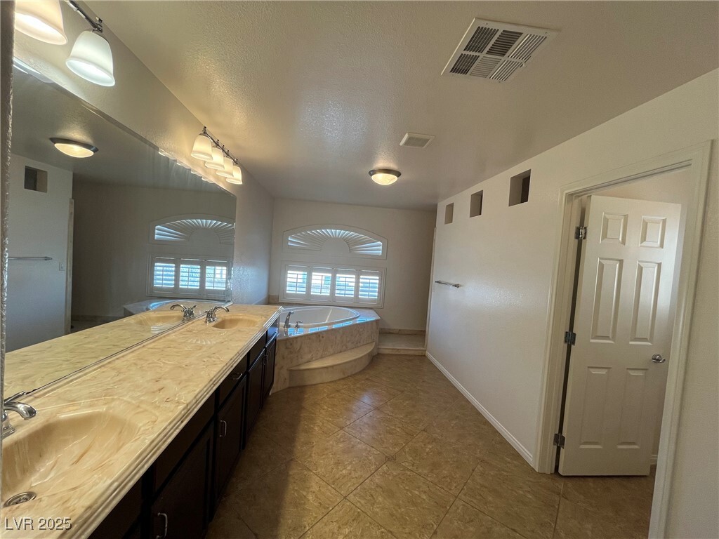 Foto del edificio - 8154 Old Creek Ranch St